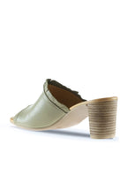 Bueno Women's Leather Heeled Slipper