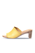 Bueno Women's Leather Heeled Slipper