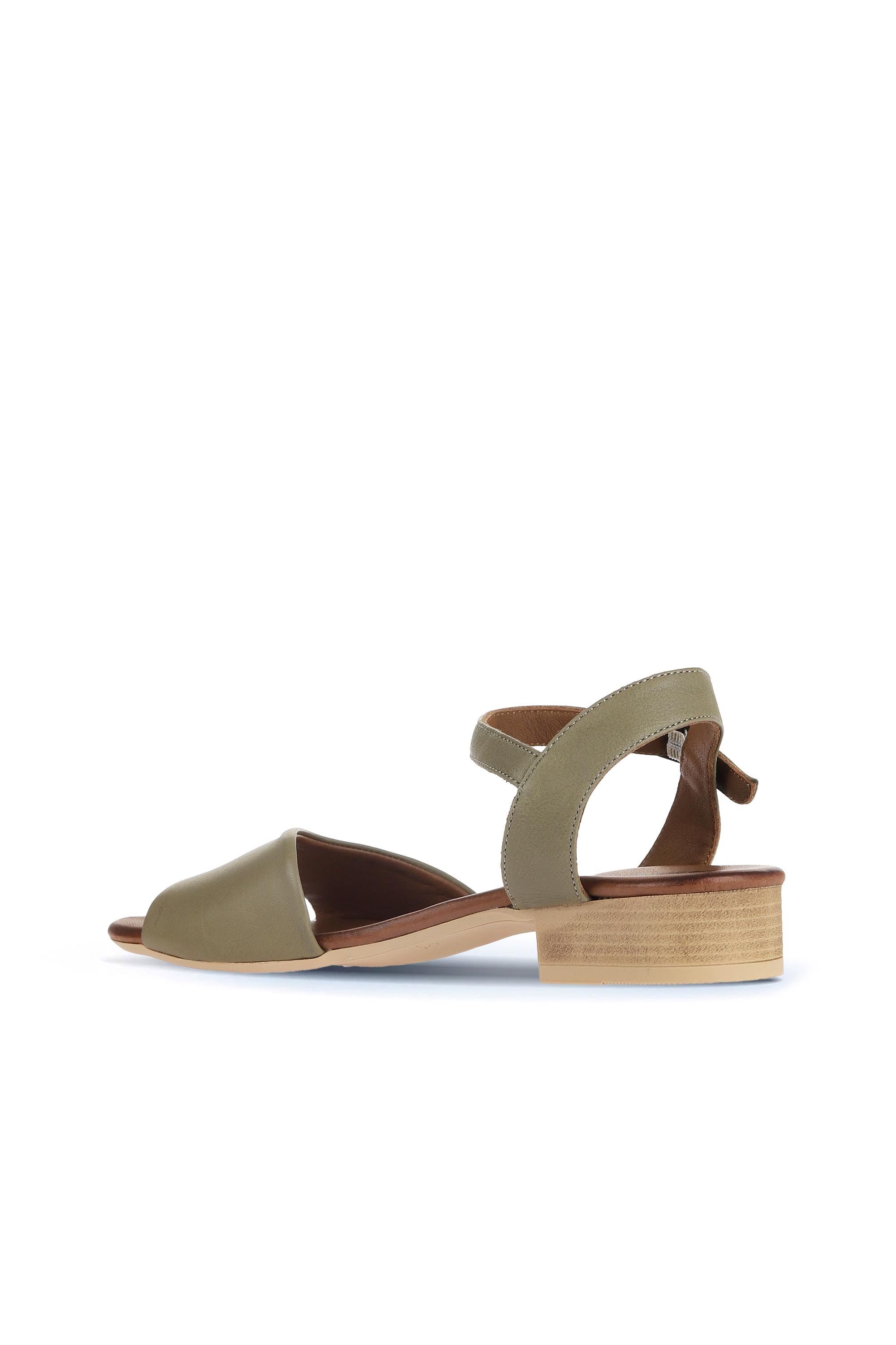 Bueno Women's Leather Low-Heel Sandal