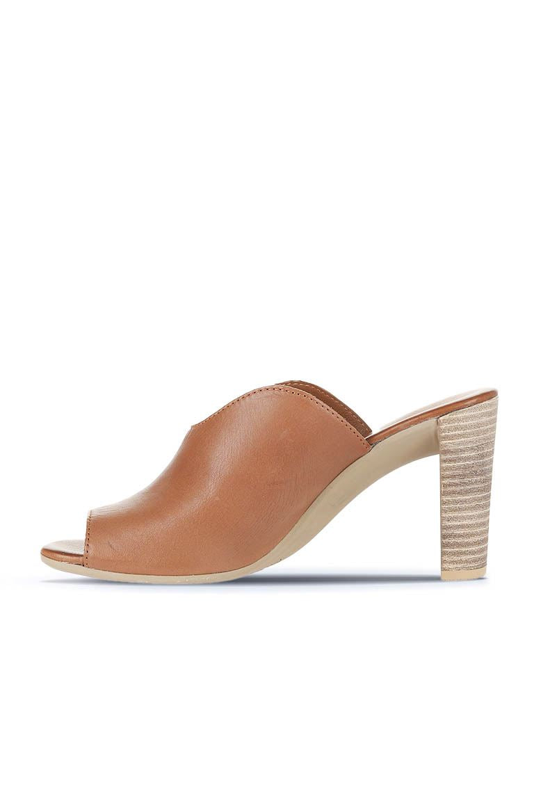 Bueno Women's Leather Heeled Slipper