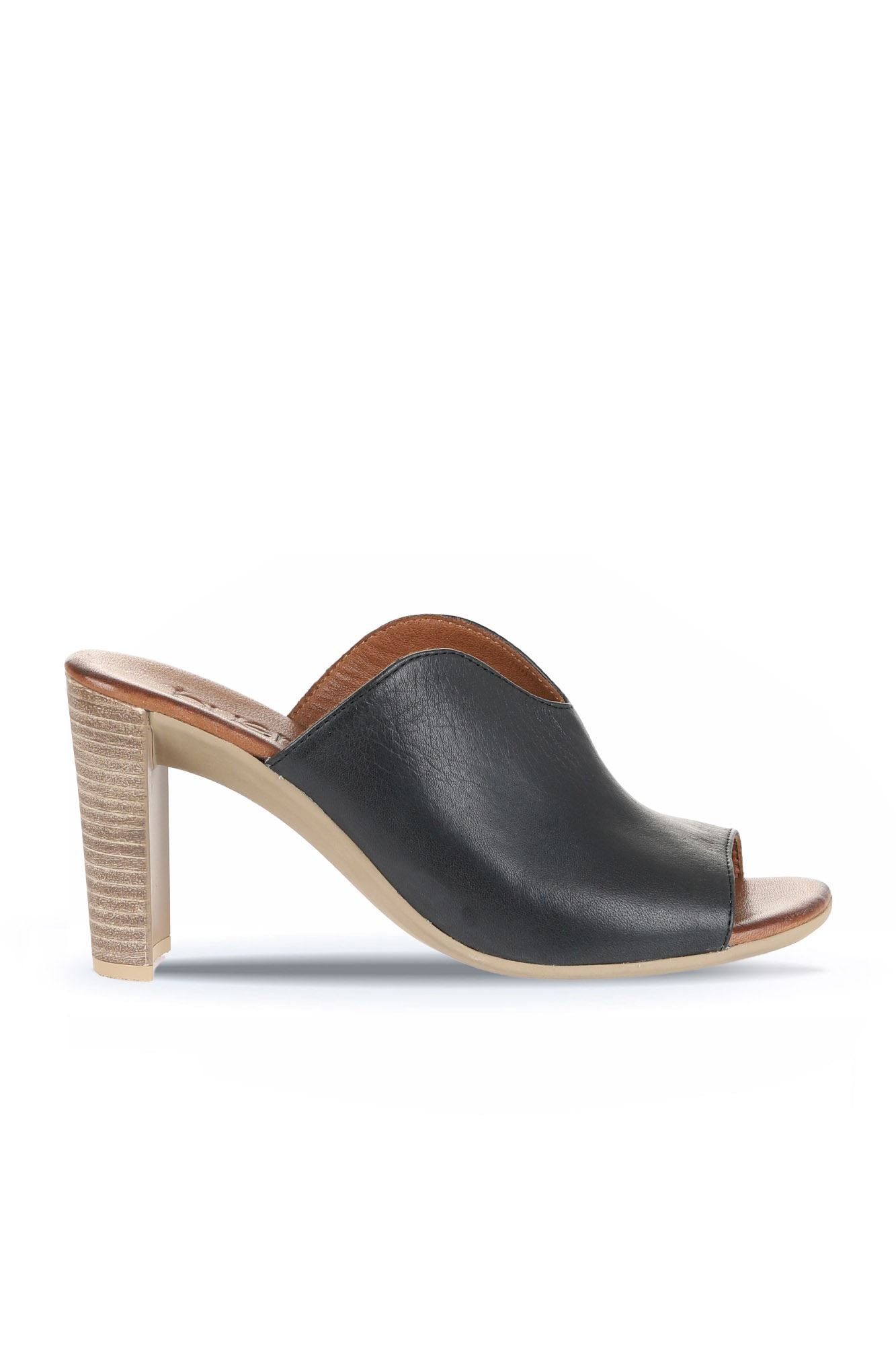 Bueno Women's Leather Heeled Slipper