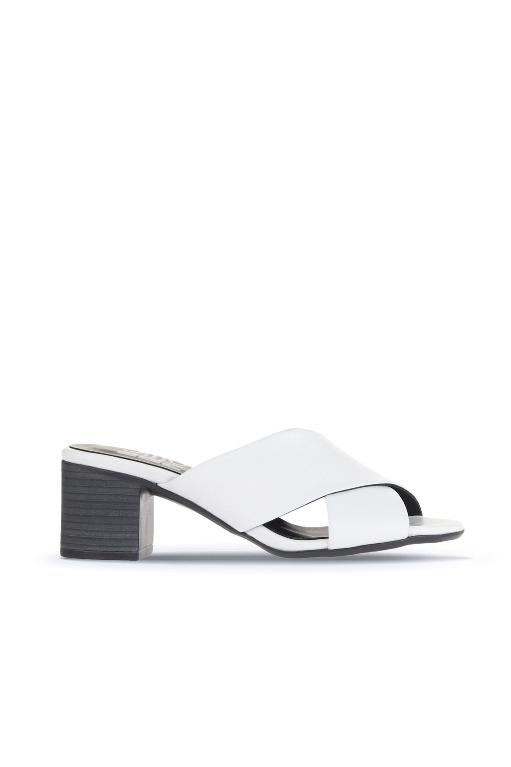 Bueno 's Mid Heel Slide in black