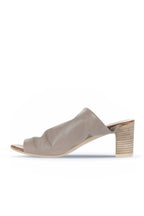 Bueno Women's Leather Heeled Slipper