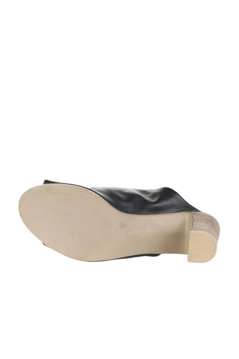 Bueno Women's Leather Heeled Slipper